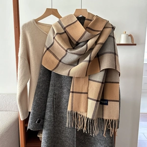 Women's Fashion Plaid Scarf Winter Warm Soft Polyester Checkered Shawl With Tassel Fringe Versatile Elegant Long Scarf