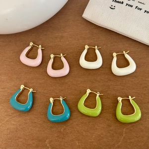 Boucles D'oreilles En Émail En Forme De U Cuivre Plqué Or Huile D'égouttement Style Fer À Cheval Bijoux Mode Femme