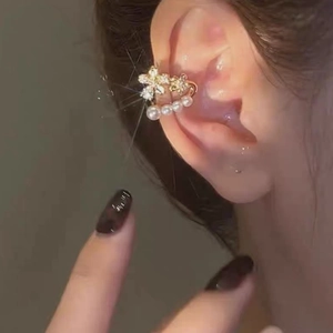 Flower Artificial Pearl Ear Cuff Alloy Zircon Inlaid Non Pierced Jewelry For Women Elegant Floral Style