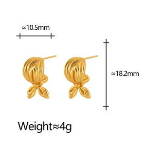 Boucles d'oreilles nœud dorées élégantes avec finition en métal brossé et design minimaliste