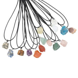 Natural raw stone crystal pendant necklace set with colorful irregular mineral stones