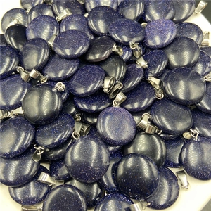 Macro di ciondoli circolari in pietra di sabbia blu con brillantini e ganci in argento