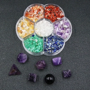 7-piece natural crystal agate geometry set with colorful raw stones in a flower box