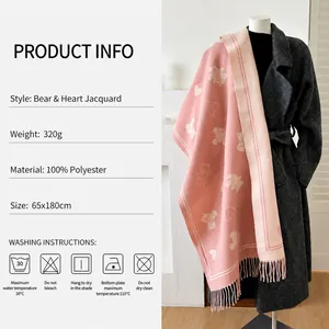 Roze sjaal met hartjes en beerpatroon van warm imitatie kasjmier voor dames