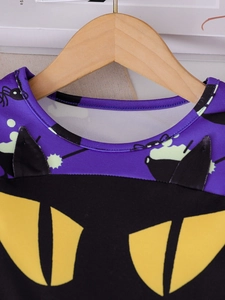 Halloween Mädchenkleid mit lila-schwarzem Katzenmotiv und süßen 3D-Ohren