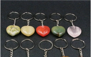 Collezione di portachiavi a forma di cuore da 30mm in cristallo naturale e pietra d'agata