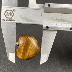 Tijgeroog hart hanger ketting met 25 mm meting door een digitale schuifmaat
