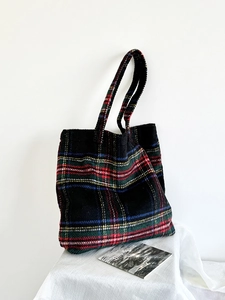 Classic plaid wool tote bag with large capacity for daily commuting and shoulder carrying
