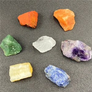 Pierres Brutes de Cristal Naturel des Sept Chakras Améthyste Quartz Clair Cristaux de Guérison pour Méditation Yoga Décoration Maison Spécimens Minéraux
