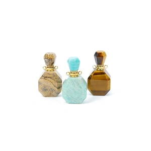 Achteckiger natürlicher Amethyst-Parfümflaschen-Halskettenanhänger mit Gold-Metallverschluss