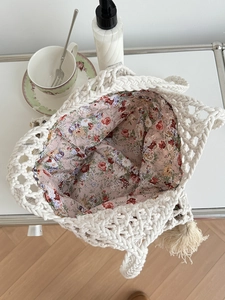 Sac de plage en paille tissé main avec doublure florale et pendentif à pampilles