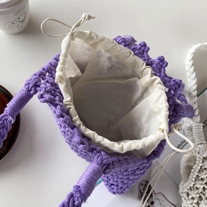 Sac à main violet en paille tissé à la main avec doublure en coton et cordon de serrage
