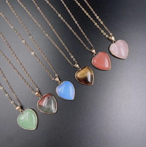 Collana con Pendente a Cuore da Donna in Pietra Naturale Sintetica Agata Quarzo Rosa Occhio di Tigre Bordo Placcato Oro Gioielli