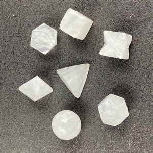 7-teiliges Set aus weißem Bergkristall mit heiliger Geometrie für Lehre und Dekoration