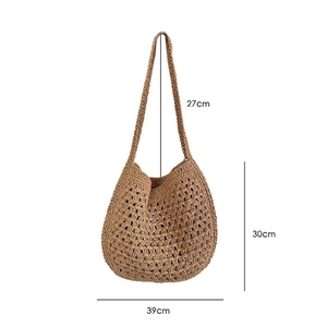 Dimensions détaillées du sac cabas en paille tressée avec mesures de largeur et hauteur