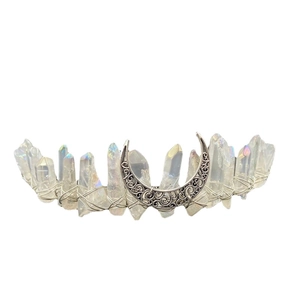 Couronne de sorcière faite main avec cristaux irisés et croissant de lune argenté