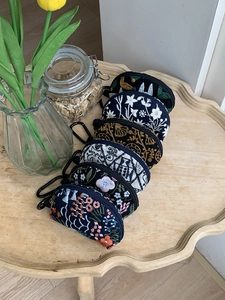 Set of six heavy embroidery mini pouches for AirPods and coins with floral patterns