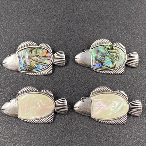 Vintage Fish Brooch Pendant Inlaid Abalone Shell White Mother Of Artificial Pearl Alloy Antique Silver Retro Jewelry Gift