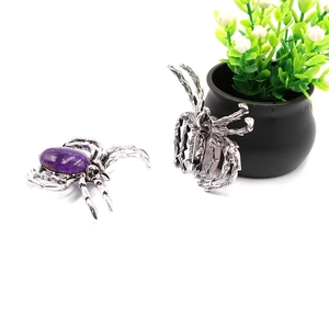 Broche araignée avec pierre précieuse violette et finition argent antique