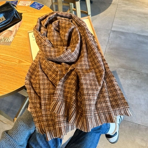 Écharpe à carreaux chic en maille effet cachemire marron et orange avec des franges