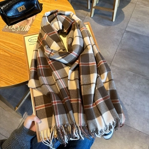 Dicker Plaid-Winterschal mit Fransen in Braun und Beige für wohlige Wärme