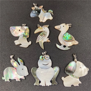 Natural Mother Of Artificial Pearl Abalone Shell Animal Pendant Necklace For Women Handcrafted Iridescent Rabbit Duck Dog Parrot Horse Jewelry Gift