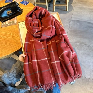 Écharpe à carreaux rouge, bleu et blanc avec franges pour la chaleur hivernale