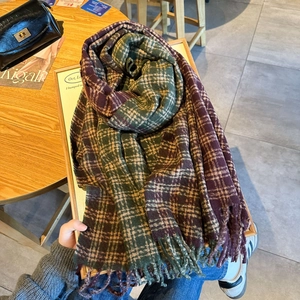 Retro thick plaid scarf in dark green and purple with long tassels for winter warmth