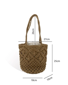Detailed size chart of handmade macramé beach bag with dimensions and drawstring liner