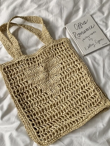 Grand sac cabas minimaliste en paille tressée pour la plage et les vacances d'été