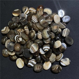 Macro di pietre di agata naturale ovale lucidata con motivi a strisce unici