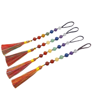 Lot de 4 ornements en pierres de chakra naturelles avec de longs glands colorés