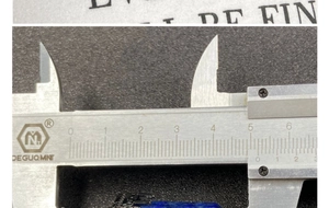 Detailed measurement of the blue hexagonal stone pendant showing a length of 4.6cm