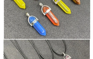 Détails de pendentifs hexagonaux en pierre œil de chat colorée avec fermoir métallique