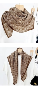 Détail d'un foulard carré vintage à motif cachemire en marron caramel et beige doux