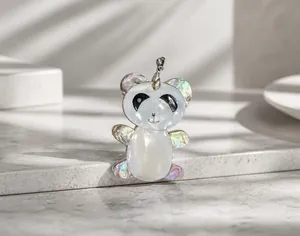 Détails de pendentifs panda en nacre naturelle irisée et coquillage d'ormeau poli