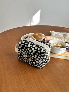 Daisy Floral Print Cosmetic Bag Large Capacity Cotton Canvas Makeup Organizer With Zipper Handle For Women Travel