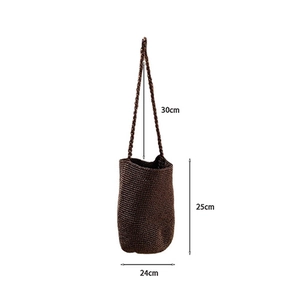 Sac seau marron tissé à la main avec dimensions détaillées: hauteur 25cm et largeur 24cm
