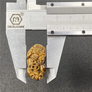Tigerauge-Stein Pixiu Anhänger mit Katzenaugeneffekt und Münzgravur auf der Rückseite