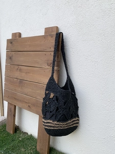 Sac fourre-tout tissé à la main avec motifs à fleurs ajourés et rayures kaki