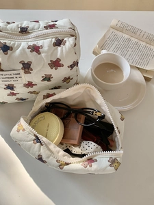 Trousse de maquillage matelassée à motifs d'ours, spacieuse pour vos cosmétiques