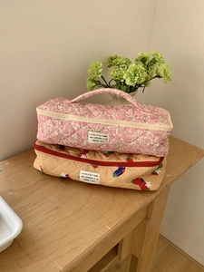 Gesteppte Baumwolltasche für Haarstyling-Geräte mit Blumen- und Feiertagsmustern