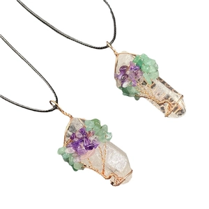 Pendentif Arbre de Vie avec pointe en cristal blanc et enroulement de fil métallique