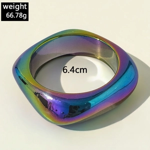 Macro view of gradient laser rainbow metal bracelet showing 6.4cm diameter and 66.78g weight