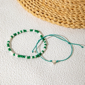 Ensemble de chevillières bohèmes vert foncé avec perles et pendentif cœur en argent