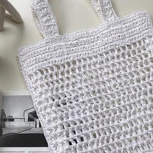 Bolso tote de punto blanco minimalista para vacaciones en la playa y diario