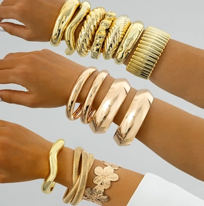 Ensemble de Bracelets Manchette Ouverte Dorée Hip Hop Punk pour Femme Bijoux de Mode Jonc à Texture Métallique Géométrique Vintage Chunky