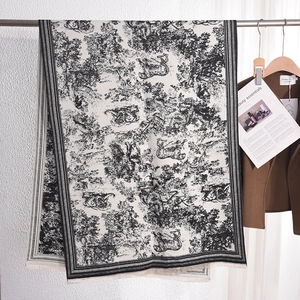 Écharpe en cachemire synthétique à imprimé tigre noir et blanc avec franges