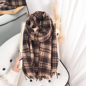 Classic plaid imitation cashmere scarf for winter with soft tassels in brown and beige