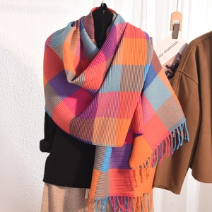 Écharpe d'hiver à carreaux orange et bleu avec franges élégantes et maille épaisse douce